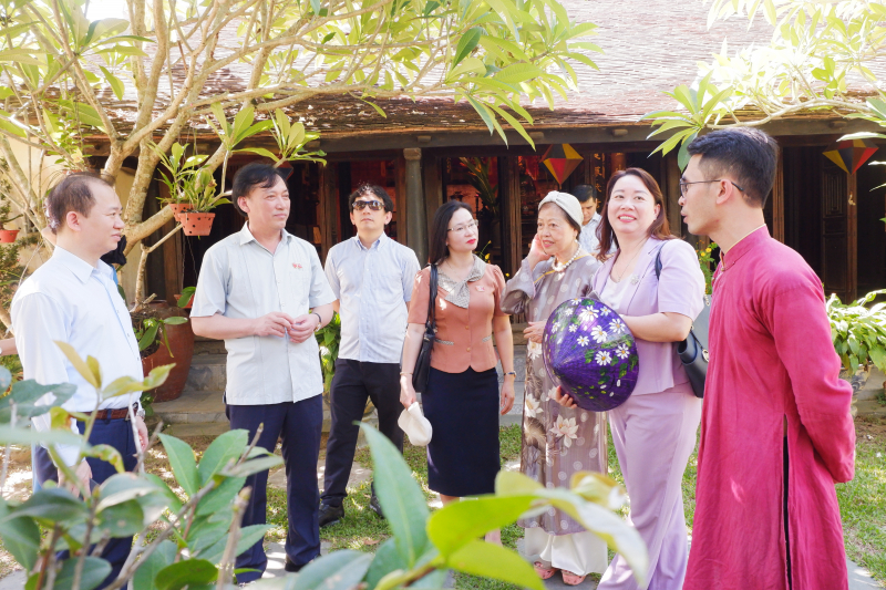 Đoàn khảo sát của Ủy ban Văn hóa, Giáo dục thăm Bảo tàng Gốm cổ sông Hương tháng 7.2023 - Ảnh: N.Linh